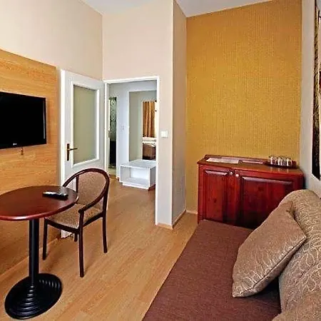 Hotel U Stare Pani - At The Old Lady Praha