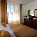 U Stare Pani - At The Old Lady Otel Prag